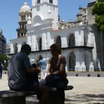 Calor primaveral pero con lluvias en el horizonte: cómo estará el clima en el AMBA este fin de semana largo
