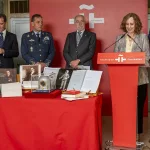 ¿Qué hace una escafandra precursora del traje espacial en la Caja de las Letras del Instituto Cervantes?