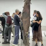 La artista española June Crespo presenta en Viena ‘Danzante’, una coreografía de esculturas
