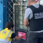 Allanaron una barbería en Floresta y encontraron un prostíbulo en su interior