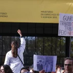 Mónica García lanza una ley contra la gestión de Ayuso para tapar la gran huelga médica en su contra