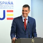 El enfado mal disimulado de Sánchez ante las preguntas de los periodistas: "Ala, ya tenéis el corte"