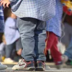 La gran mentira del ‘escudo social’ de Sánchez: España, a la cabeza en pobreza infantil en Europa