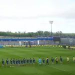 Por Russo: el multitudinario minuto de silencio de todas las Divisiones Inferiores de Boca Predio