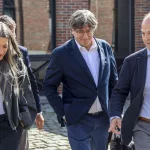 Noticias La Trinchera. El delincuente Puigdemont decidirá el lunes el futuro de la legislatura
