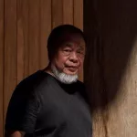 Ai Weiwei inaugura Button Up!, una monumental muestra sobre memoria, política y arte