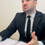 El cruel motivo por el que casi a diario una familia debe ir a la Justicia para exigir el alimento de su bebé