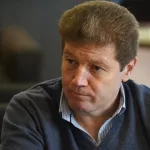 El gobernador de Tierra del Fuego le exige “explicaciones inmediatas” a Luis Petri por supuestas reuniones de funcionarios de Defensa en la Embajada Británica