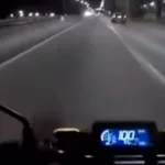 Rápidos y furiosos: motochorros le roban a un motociclista cuando iba a 100 kilómetros por hora y todo fue filmado