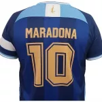 ¡Aprovechá el 28 % OFF! Camiseta D10s 1986 de Maradona oficial, la pieza conmemorativa para fanáticos del Diego