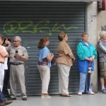 “Feminizada y envejecida”: cómo cambió la población porteña en la Ciudad según un informe oficial