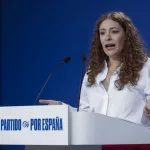 El PP contesta al plante de Abascal: el 12-O "es el Día del Rey"