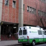 Drama familiar en Miramar: un hombre atropelló a su beba cuando sacaba el auto del garaje y la menor está en coma