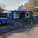 Encontraron muerta a una joven debajo de su cama e investigan a su madre como principal sospechosa