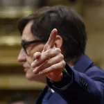 Las derechas se ceban con Illa: suplente de Cerdán, estafador y la cal viva