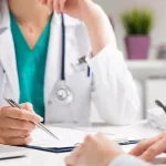 Sufren cáncer de mama y las dejan más de cuatro meses sin tratamiento: “Llamaba 30 veces por día a la prepaga”