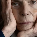 Pat Steir: un pequeño tractor cortando el césped