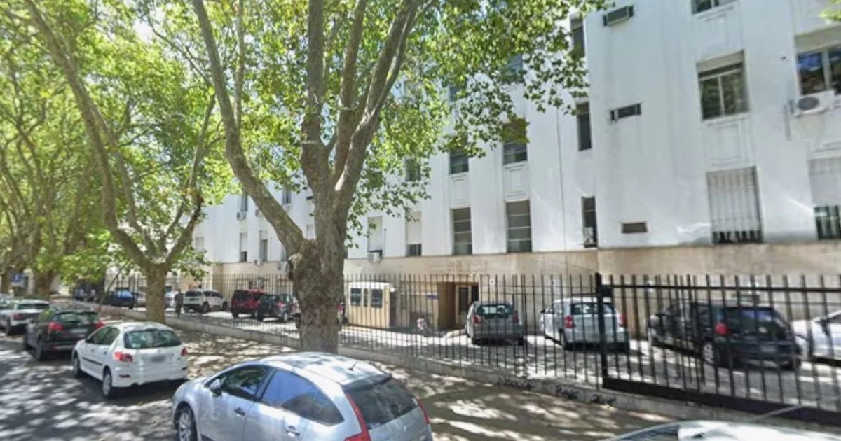 Un detenido acusado por violación se tiró de un tercer piso en los tribunales de La Plata