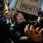Milei construyó su milagro electoral y descolocó al kirchnerismo