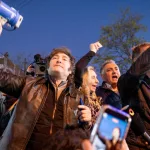 Con tensión y junto a Santilli, Milei volvió a hacer campaña en Provincia después de la renuncia de Espert