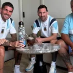 Messi, De Paul y Chiqui Tapia se sacaron la foto infaltable antes del primer mano a mano del Mundial 2026