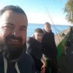 Encontraron el cuerpo de uno de los pescadores desaparecidos flotando en el Río de la Plata