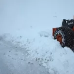 Alerta roja para el sur de la Patagonia por frío extremo: piden precaución a la población y hubo marejadas en la costa