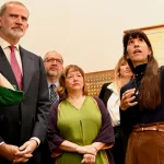 Los reyes de España visitaron juntos un stand argentino en su visita oficial a ARCOmadrid