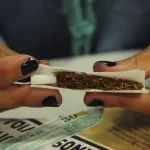 Cigarrillos para armar: alerta por una moda que crece entre los adolescentes