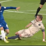 Video: fuertísimo planchazo a Buonanotte, roja y gol del Chelsea