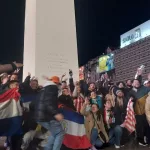 ¡Toikove Paraguái!: cientos de paraguayos celebraron en el  Obelisco “el triunfo más importante de la historia” en el Mundial 2026