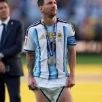 El campeón del mundo con España que se rindió ante Messi en redes