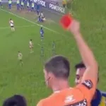 Video: patadón fuera de la cancha y expulsado Coronel en Central ante River