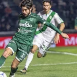 Video: los dos penales no cobrados en Banfield-Sarmiento