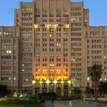 Murió un estudiante de la UBA al caer al vacío en la Facultad de Medicina: investigan cómo ocurrió