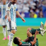 Increíble: en México y España quieren instalar que Messi debió ver la roja