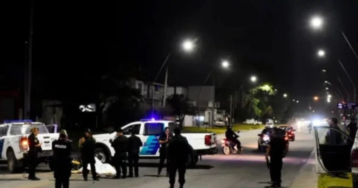 Trágica noche para dos motociclistas en Mar del Plata: uno murió tras chocar con un patrullero y el otro en una presunta picada